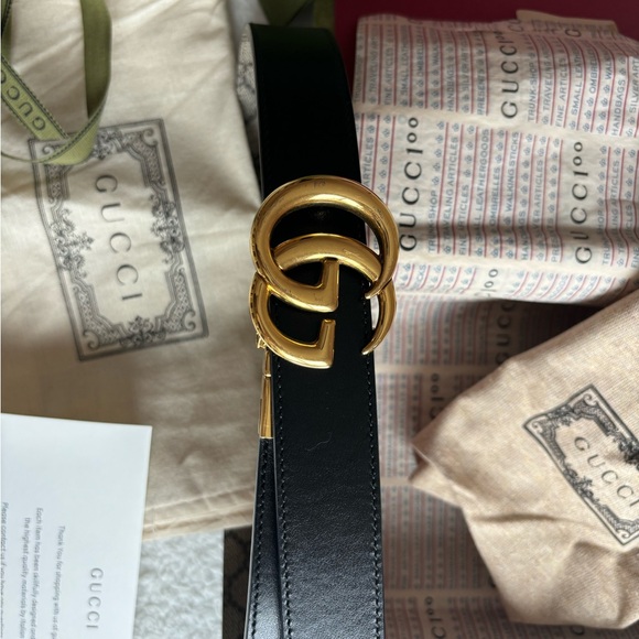 Authentic Pre-Loved Gucci Marmont Black and Beige Reversible Belt- Size Gucci 90